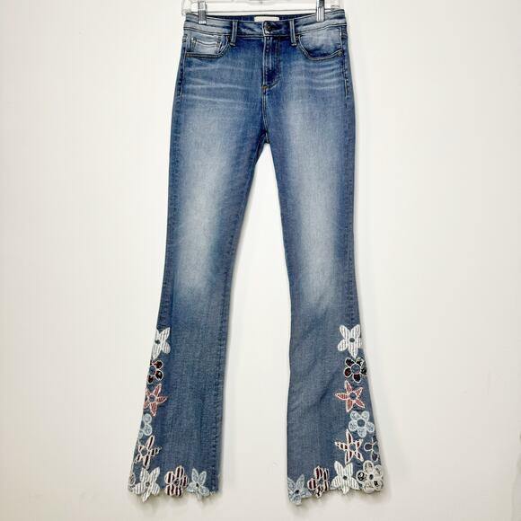 Driftwood Isabel Floral Appliqué Flare Embroidered Light Wash Size 26 - Picture 1 of 10